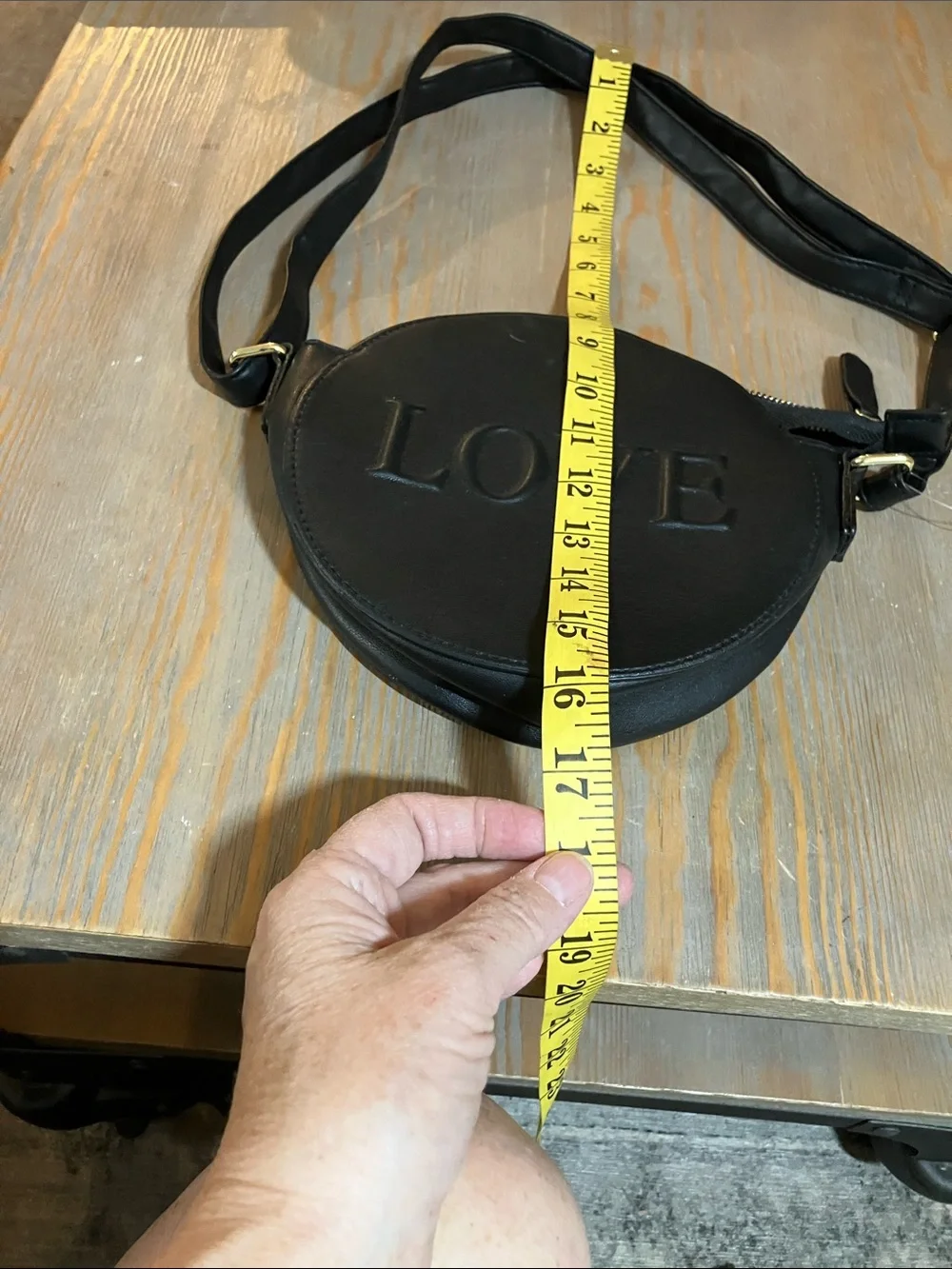 N/A stylish round